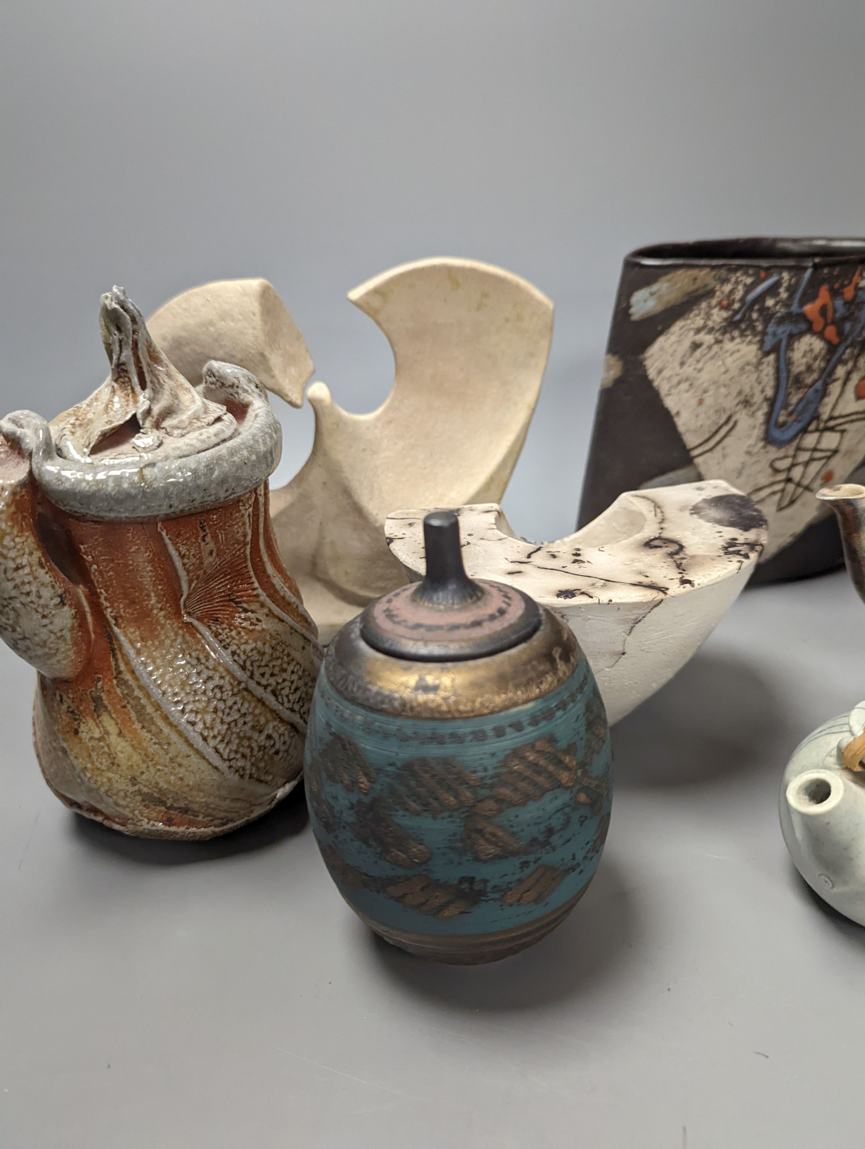 Assorted Studio ceramics, largely table ware, makers include G. Wilson (13)